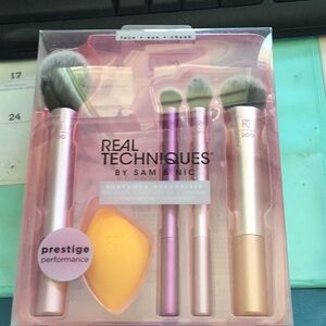 Make up brush set